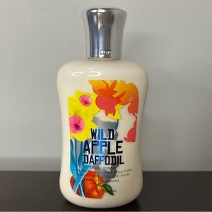 Bath and Body Works - Wild Apple Daffodil Body Lotion